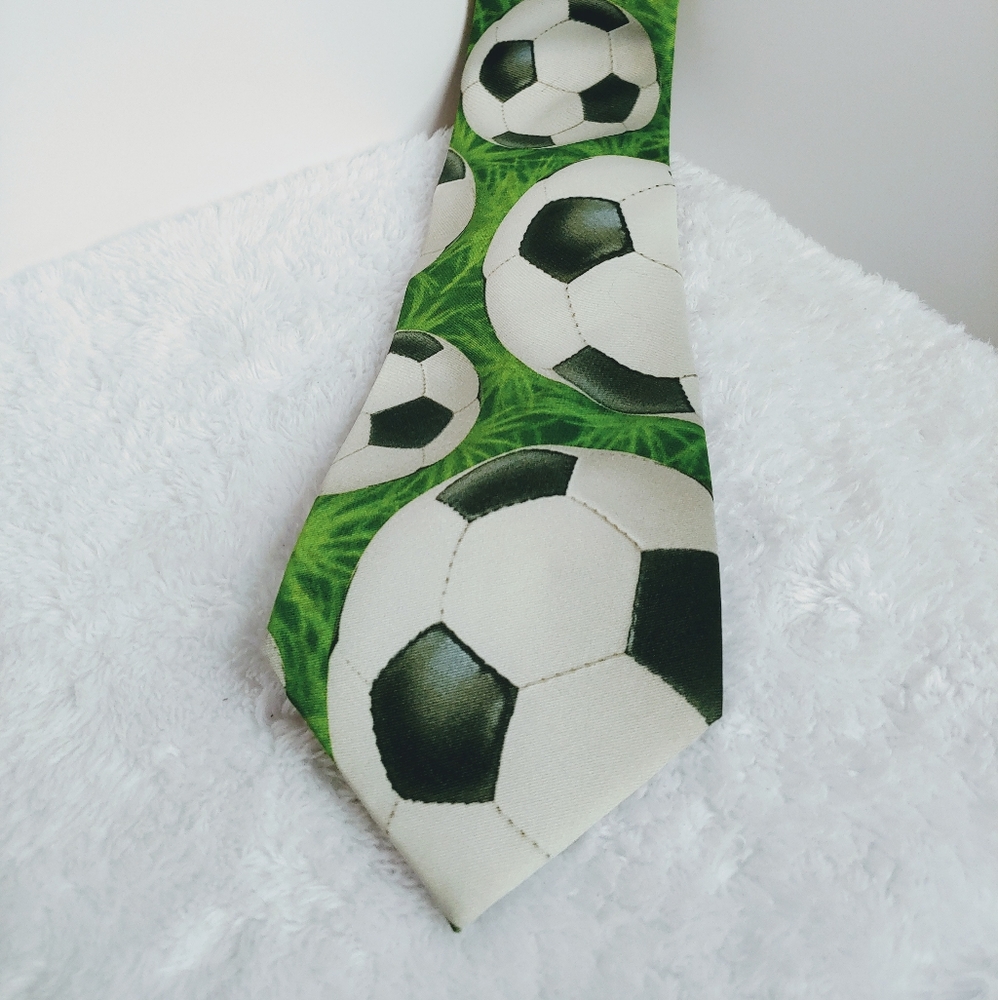 Men's NWT Eagle Neckwear Soccer Theme Tie
